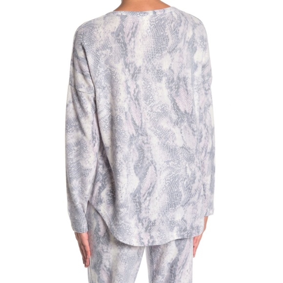 ADY P Soft Knit Snake Print Henley Size Small - Picture 2 of 7